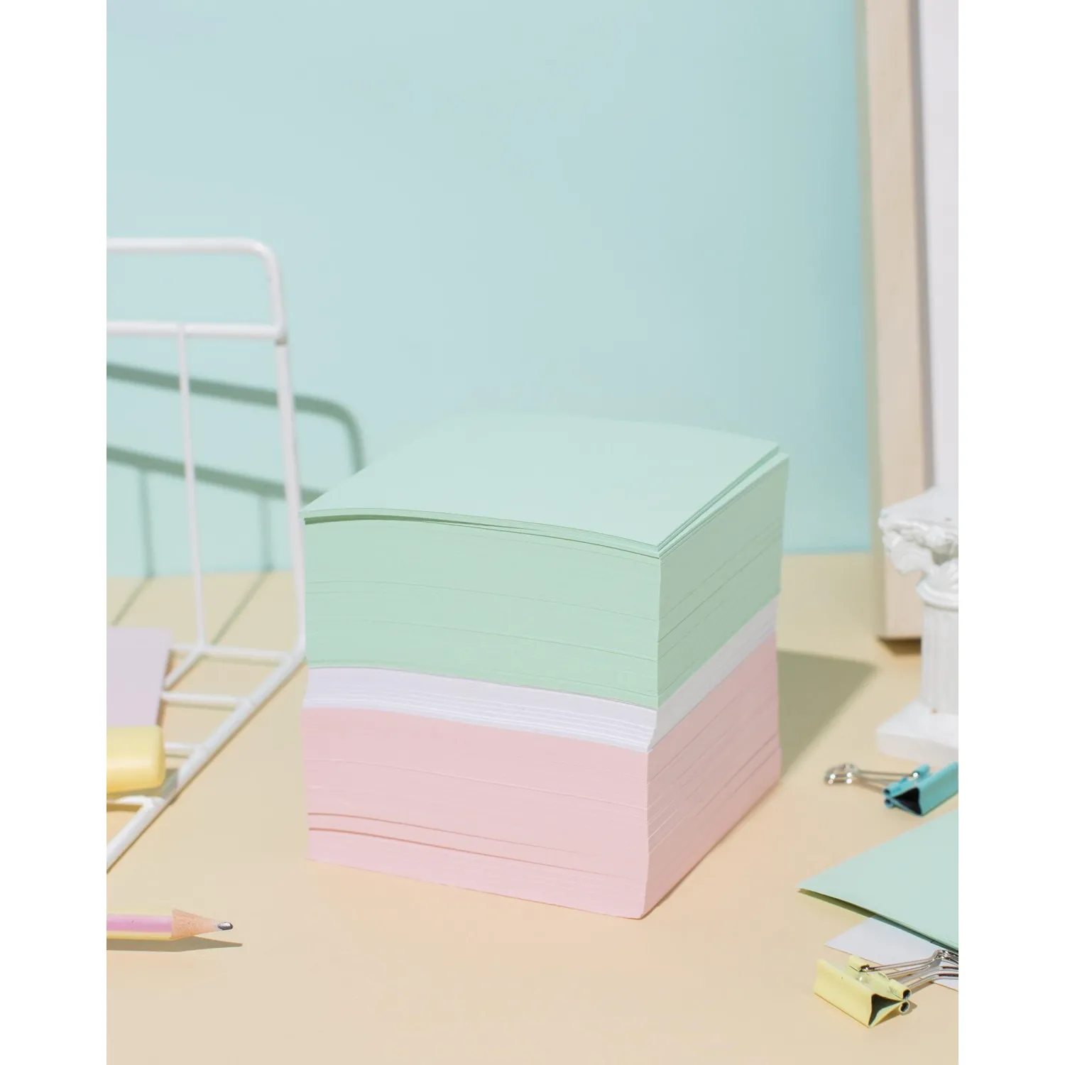 Блок для записей Attache 9×9 см, 3 цвета, 80 г/м², для офиса и совещаний - Image 4
