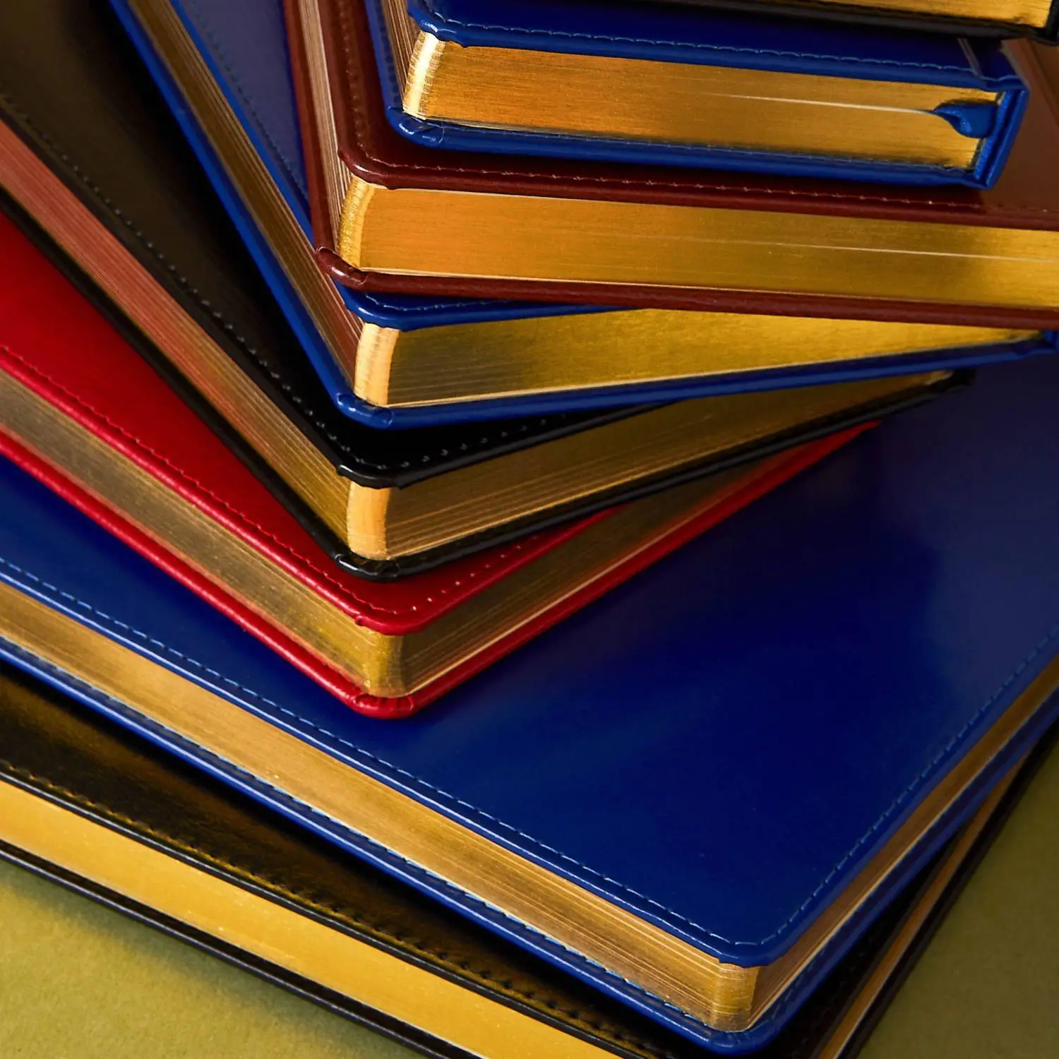 Ежедневник недатированный Attache Gold А4 160 листов, золотой обрез, тиснение - Image 27